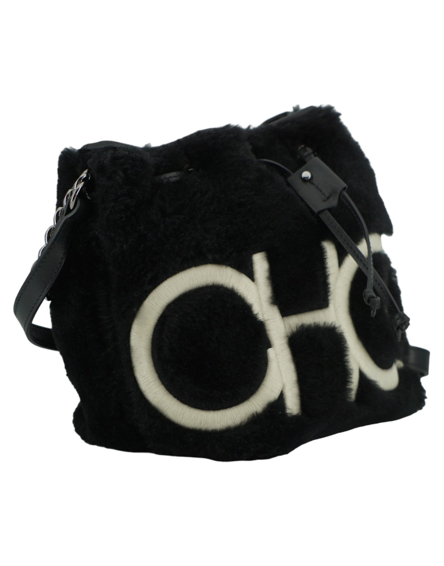 Bolso de hombro y asa superior de cuero negro