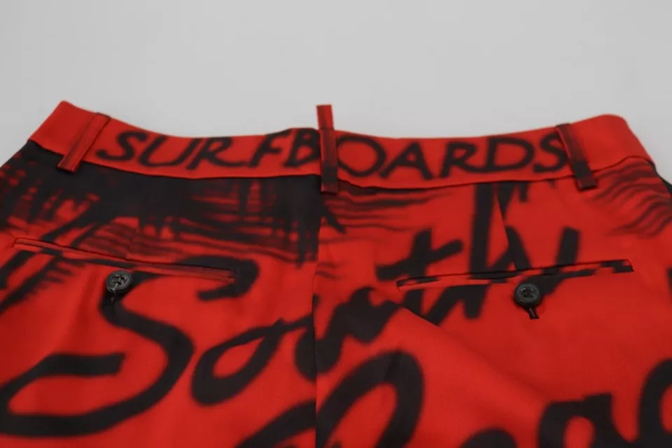 Pantalones cortos de cintura alta y pierna ancha con estampado rojo de Dsquared²