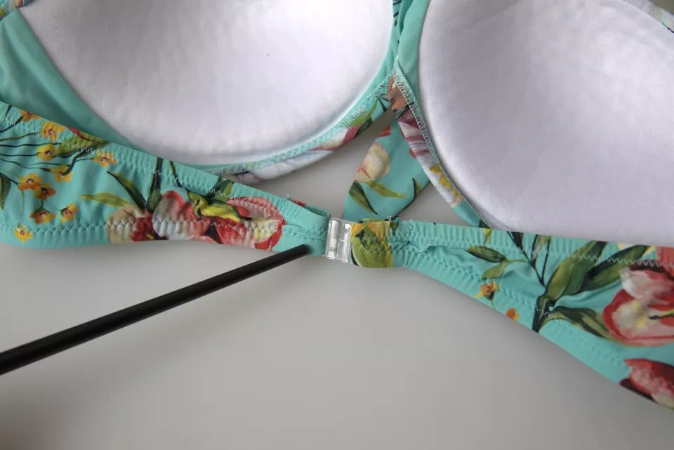 Top de bikini de playa con estampado floral verde menta de Dolce &amp; Gabbana