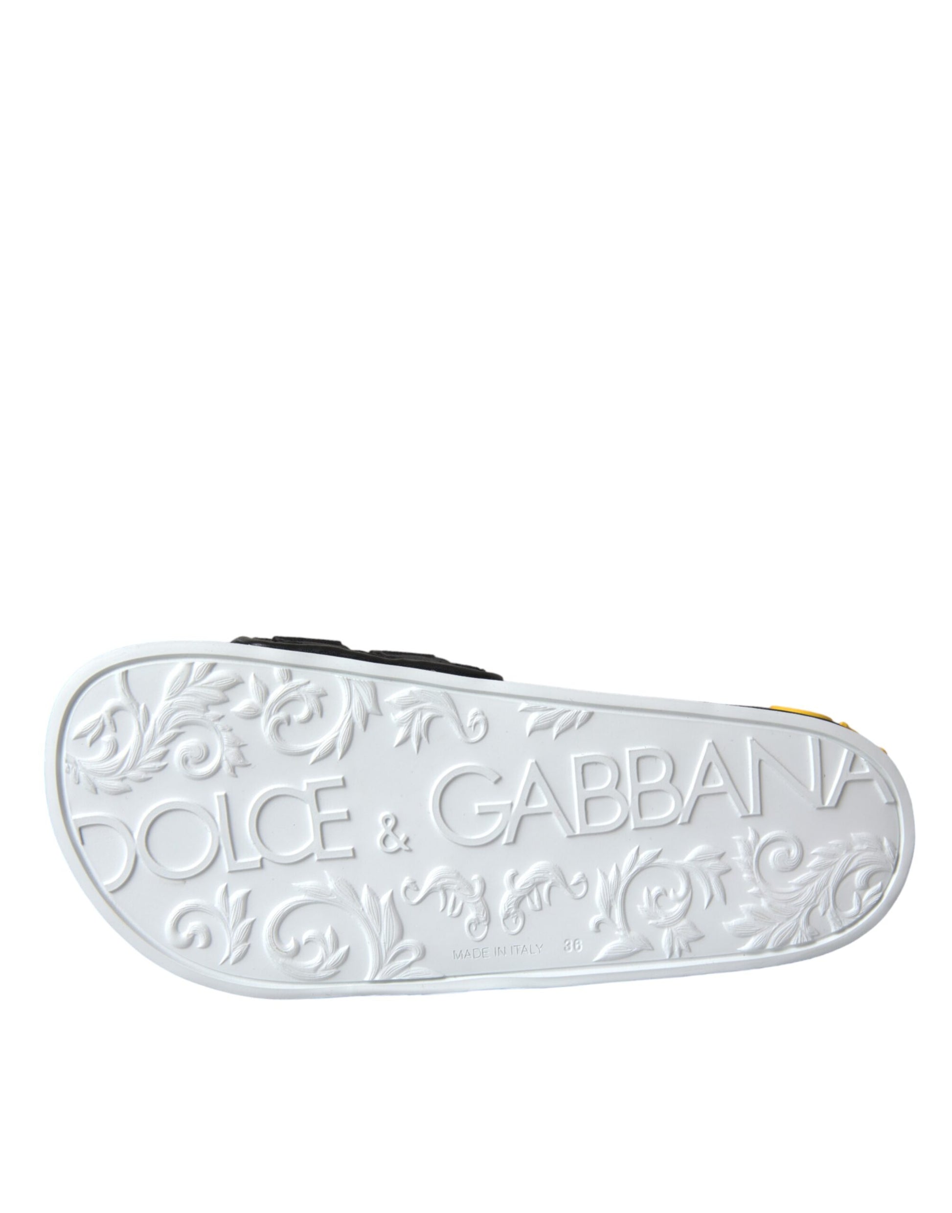 Sandalias planas y zapatos de playa con logo en blanco y negro de Dolce &amp; Gabbana