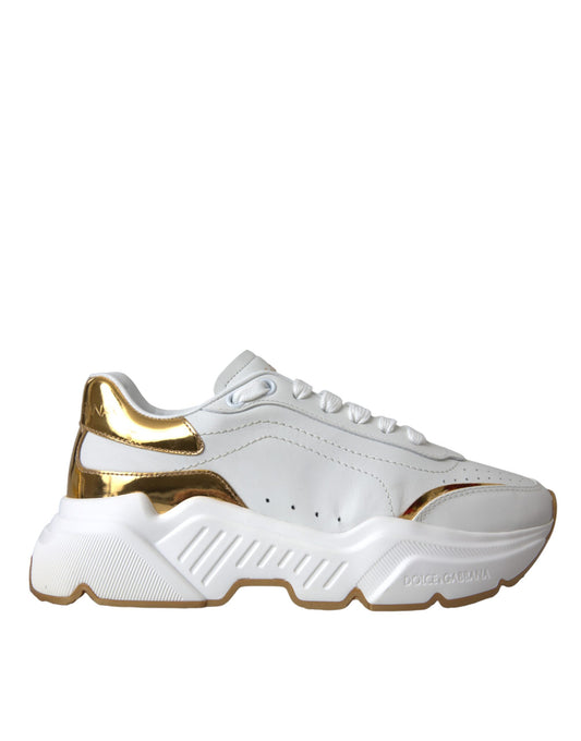 Zapatillas de deporte blancas y doradas de caña baja Daymaster de Dolce & Gabbana para mujer