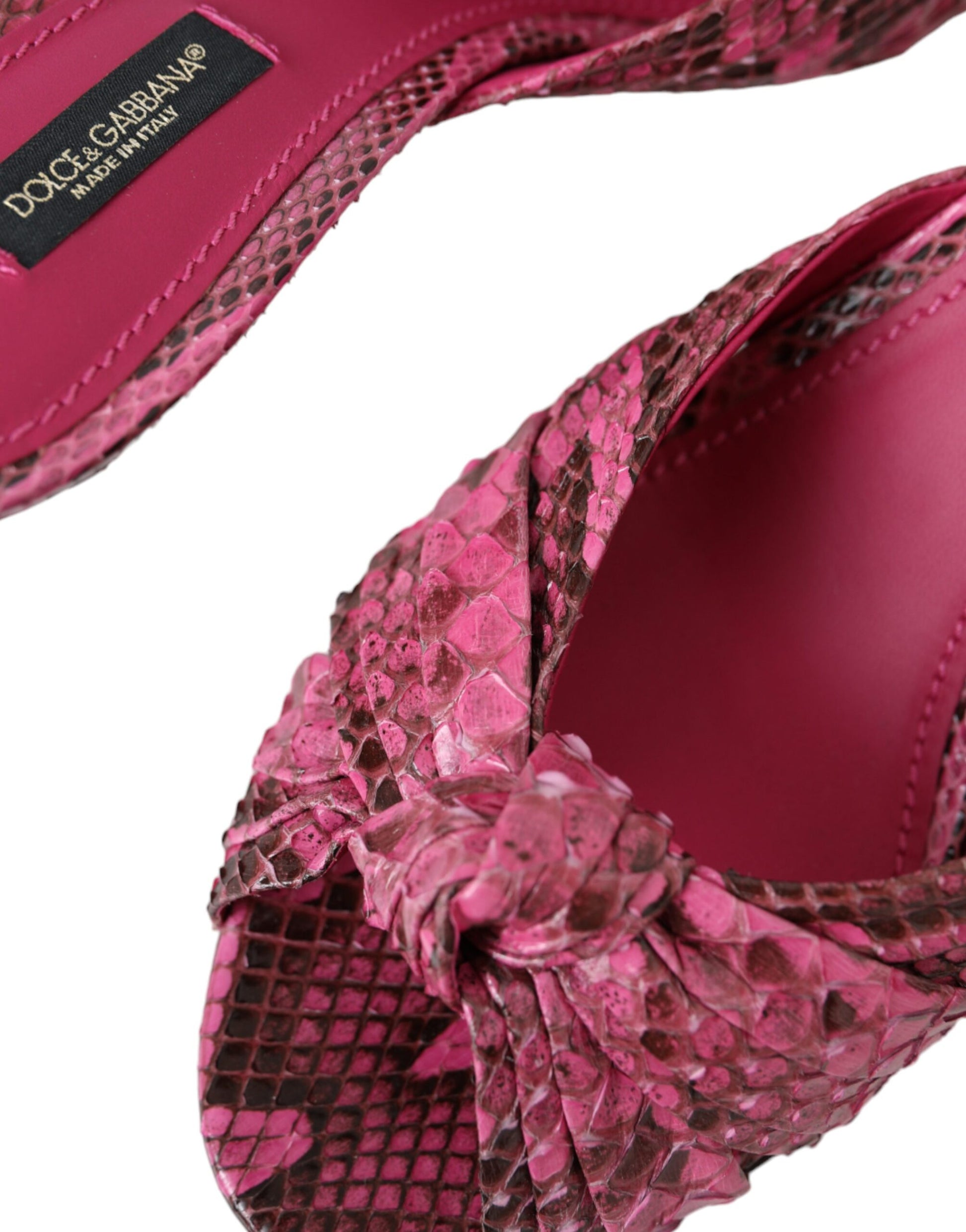 Zapatos tipo chanclas con tacón bajo y tacón bajo de piel exótica en color rosa de Dolce &amp; Gabbana