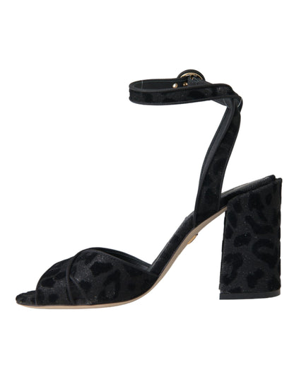 Sandalias y zapatos de tacón de ante con estampado de leopardo en color negro de Dolce &amp; Gabbana