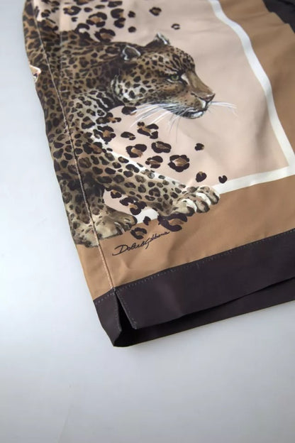 Bañadores cortos de playa con estampado de leopardo en marrón oscuro de Dolce &amp; Gabbana