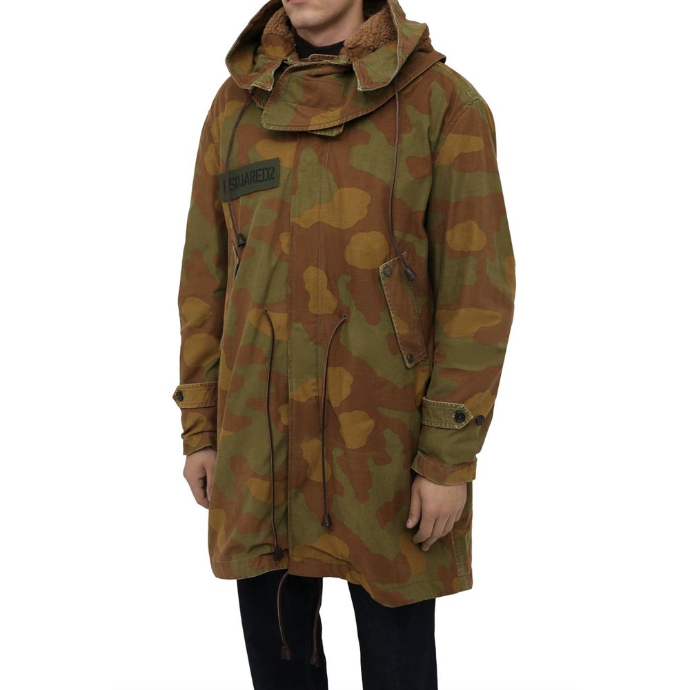 Parka con capucha y textura de camuflaje y detalles de piel de Dsquared²